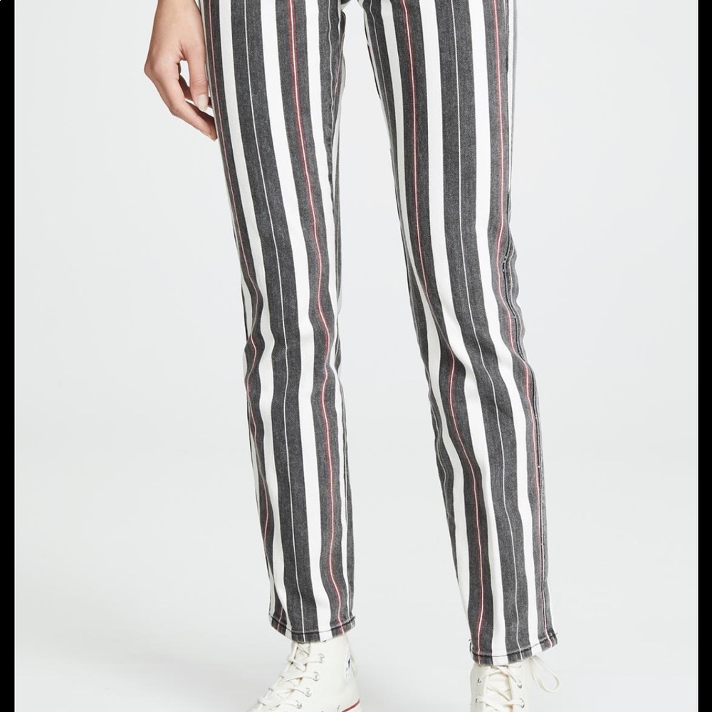 These stripped jeans are in great condition and lightly worn! They are high rise